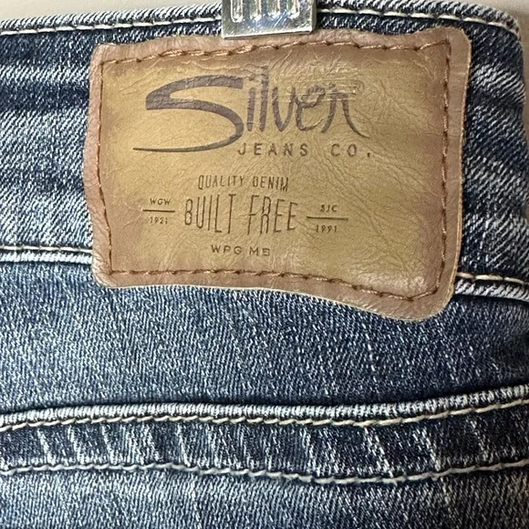 Silver Jeans Co - Suki Capri cut into shorts Size 27 - Picture 4 of 5
